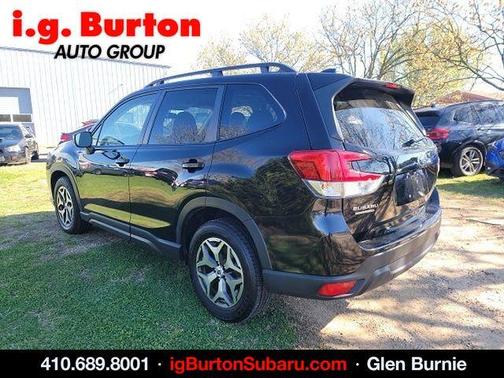 Crystal Black Silica 2022 Subaru Forester Premium