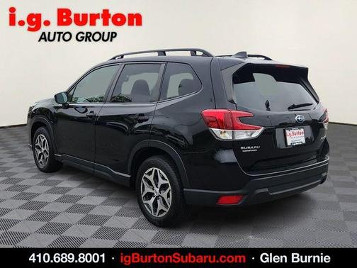 Crystal Black Silica 2022 Subaru Forester Premium