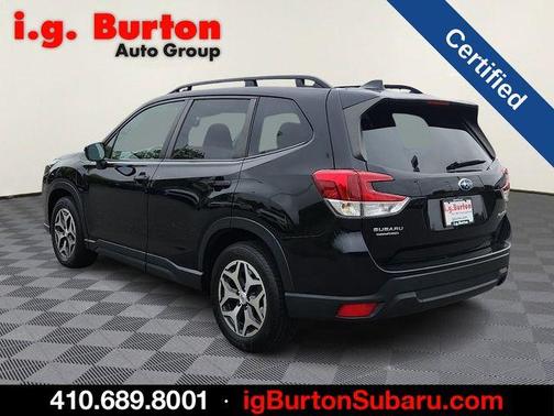 Crystal Black Silica 2022 Subaru Forester Premium