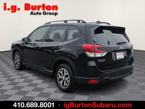Crystal Black Silica 2022 Subaru Forester Premium
