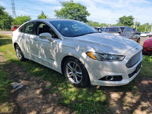 White Platinum Clearcoat Metallic 2016 Ford Fusion Hybrid Titanium