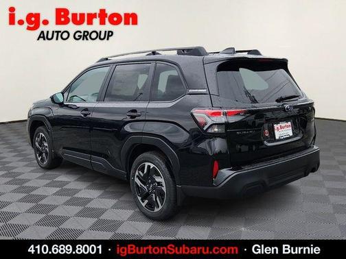 Black / Silver 2026 Subaru Forester Premium