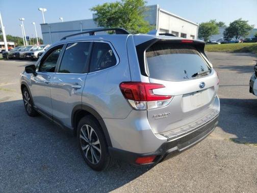 Ice Silver Metallic 2021 Subaru Forester Limited