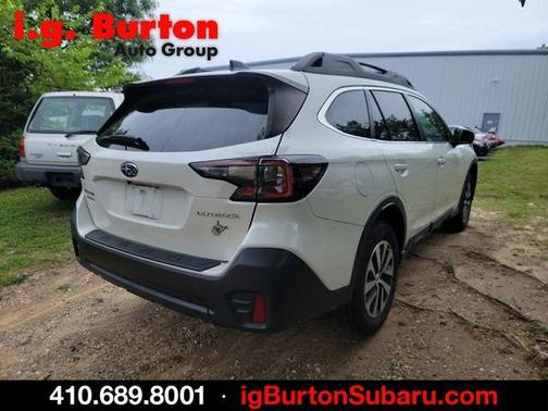 Crystal White Pearl 2022 Subaru Outback Premium
