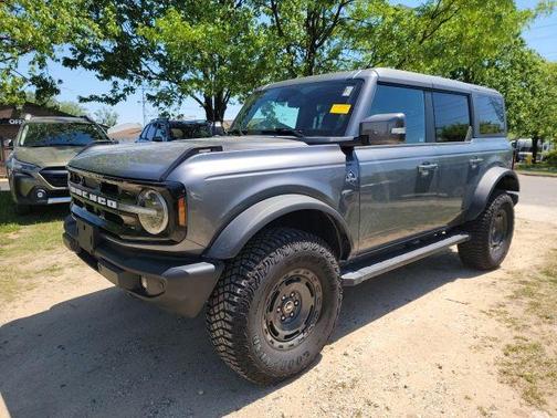 Gray Metallic 2024 Ford Bronco Outer Banks
