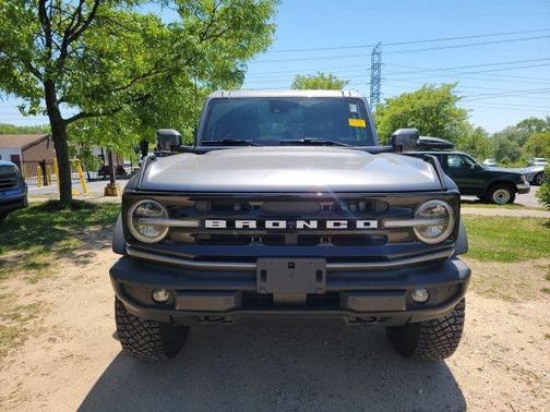 Gray Metallic 2024 Ford Bronco Outer Banks