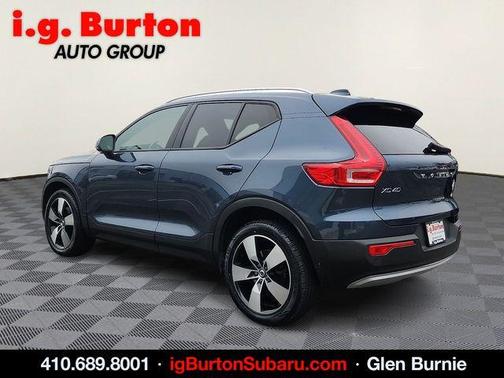 2021 Volvo XC40 T5 Momentum