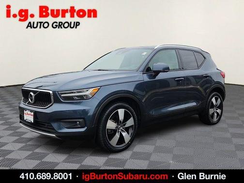 2021 Volvo XC40 T5 Momentum