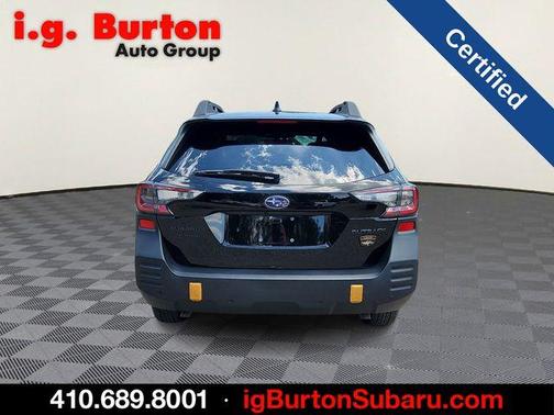 Crystal Black Silica 2023 Subaru Outback Wilderness