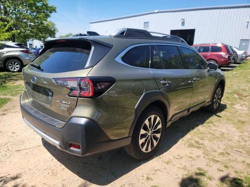 Autumn Green Metallic 2025 Subaru Outback Touring