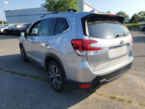 Ice Silver Metallic 2022 Subaru Forester Limited