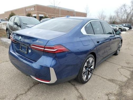 2024 BMW 530 i xDrive