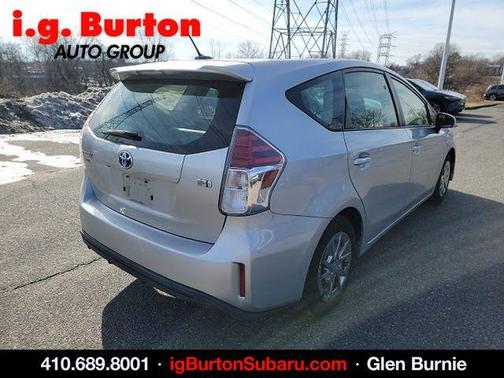 2015 Toyota Prius v Five