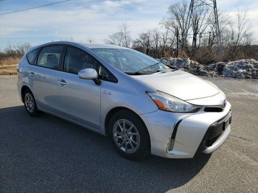 2015 Toyota Prius v Five