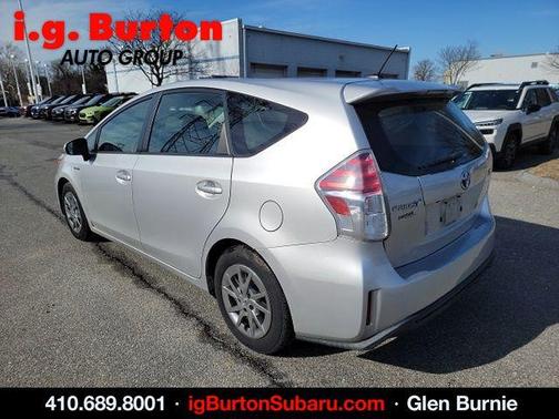 2015 Toyota Prius v Five