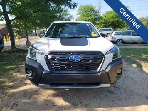 Crystal White Pearl 2024 Subaru Forester Wilderness