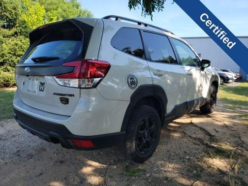 Crystal White Pearl 2024 Subaru Forester Wilderness