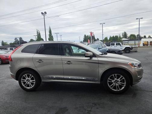 Seashell Metallic 2016 Volvo XC60 T5 Premier