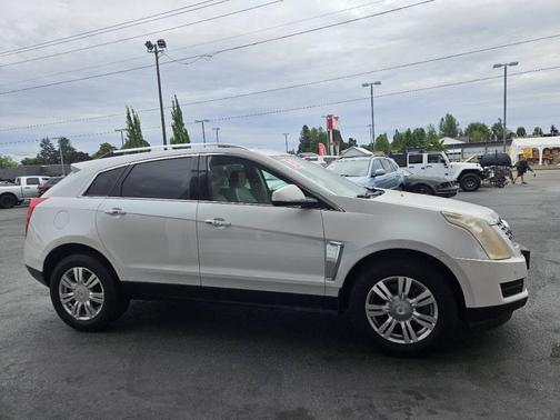 White 2013 Cadillac SRX Luxury Collection