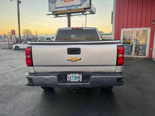 Silver Ice Metallic 2018 Chevrolet Silverado 1500 LT