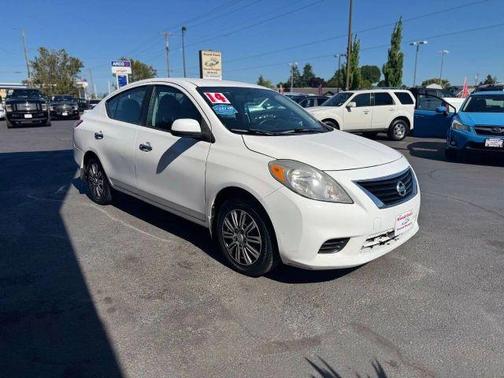 Fresh Powder 2013 Nissan Versa 1.6 SV