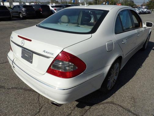 Arctic White 2007 Mercedes-Benz E-Class 4MATIC