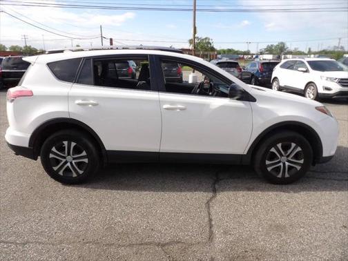2017 Toyota RAV4 LE