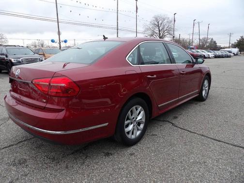 2016 Volkswagen Passat 1.8T S