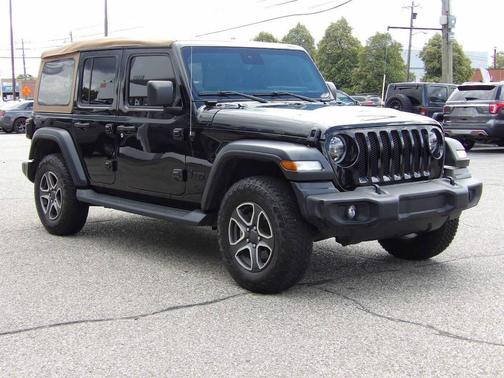 2020 Jeep Wrangler Unlimited Black and Tan 4X4