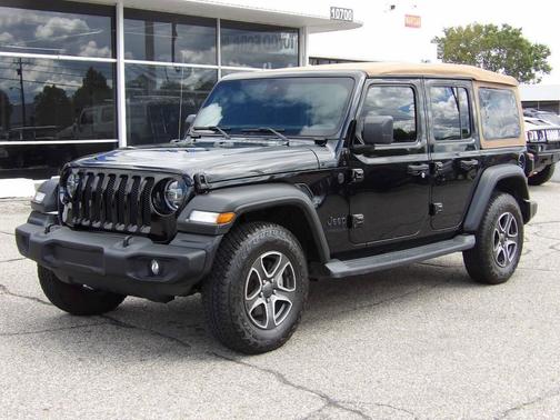 2020 Jeep Wrangler Unlimited Black and Tan 4X4