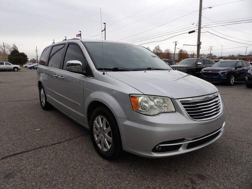 2012 Chrysler Town & Country Touring-L