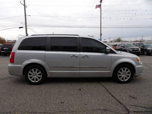 2012 Chrysler Town & Country Touring-L