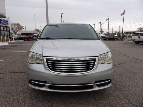 2012 Chrysler Town & Country Touring-L