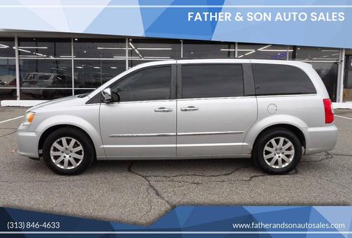 2012 Chrysler Town & Country Touring-L