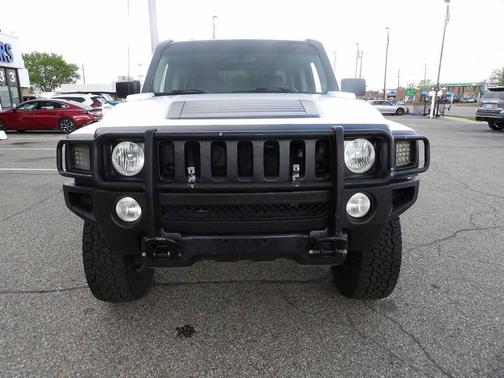 Birch White 2009 Hummer H3T Luxury Edition