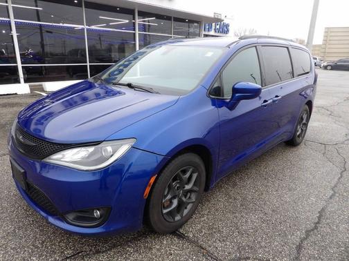 2018 Chrysler Pacifica Touring-L