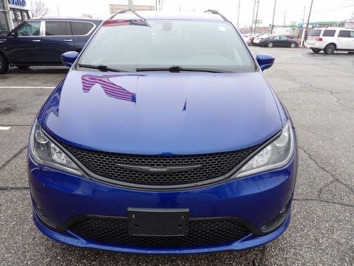 2018 Chrysler Pacifica Touring-L