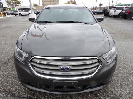 2018 Ford Taurus SEL