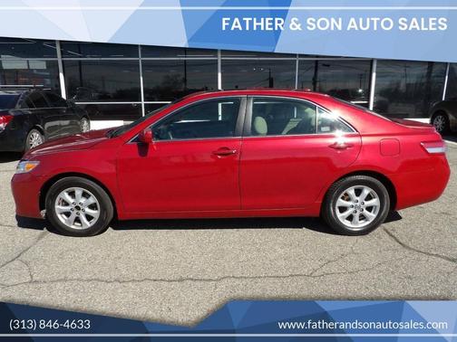 Barcelona Red Metallic 2011 Toyota Camry LE