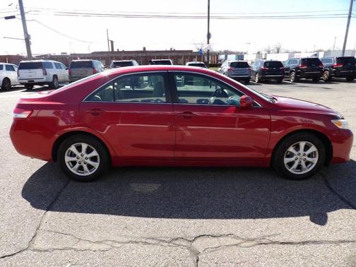 Barcelona Red Metallic 2011 Toyota Camry LE