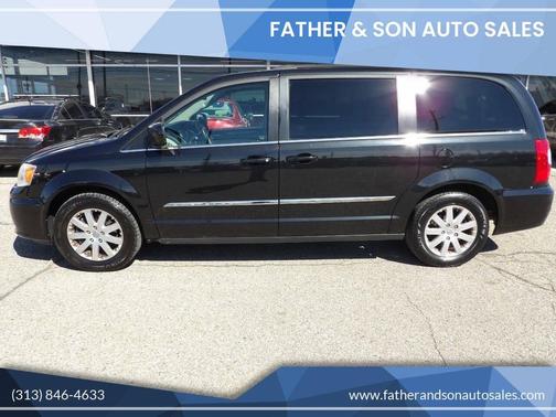 2016 Chrysler Town & Country Touring