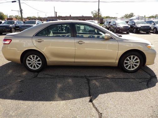 2010 Toyota Camry LE
