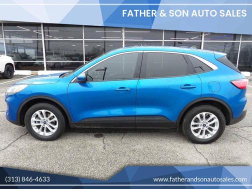 Velocity Blue Metallic 2020 Ford Escape SE