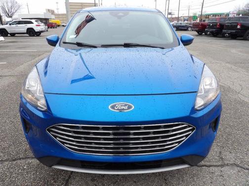 Velocity Blue Metallic 2020 Ford Escape SE