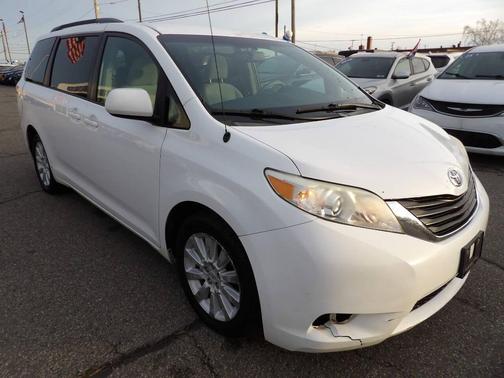 2012 Toyota Sienna LE