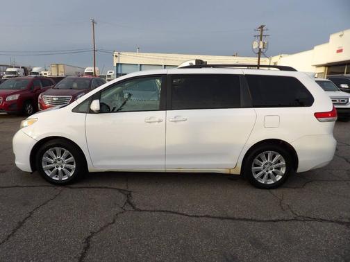 2012 Toyota Sienna LE