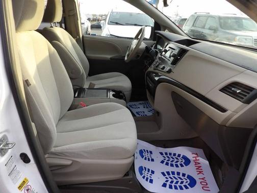 2012 Toyota Sienna LE