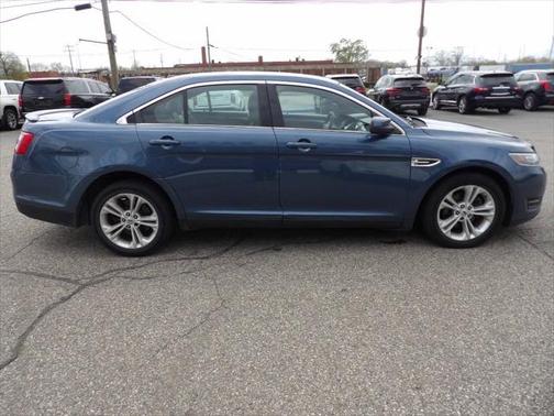 2018 Ford Taurus SEL