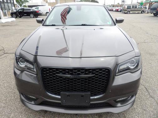 2023 Chrysler 300 Touring