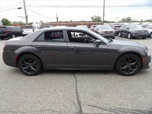 2023 Chrysler 300 Touring